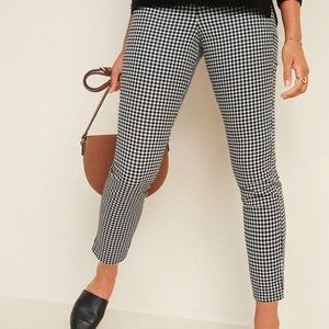 Excellent Condition High Waisted Never Fade Pixie Ankle Gingham Pants | Black Wh